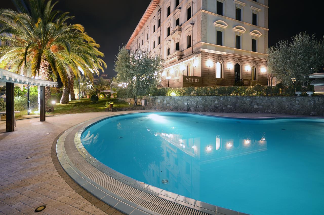 Grand Hotel Vittoria Montecatini Terme Bagian luar foto