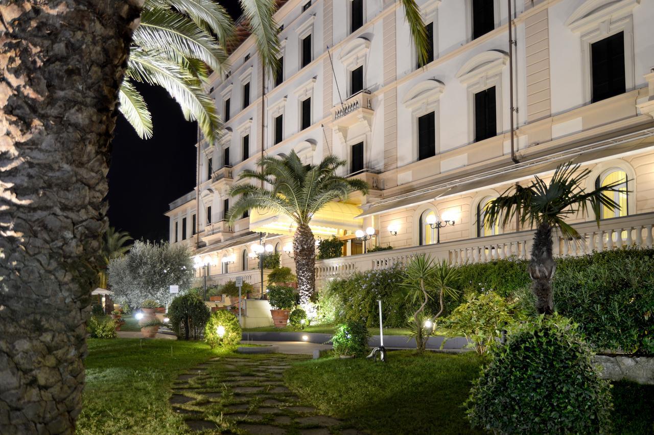Grand Hotel Vittoria Montecatini Terme Bagian luar foto